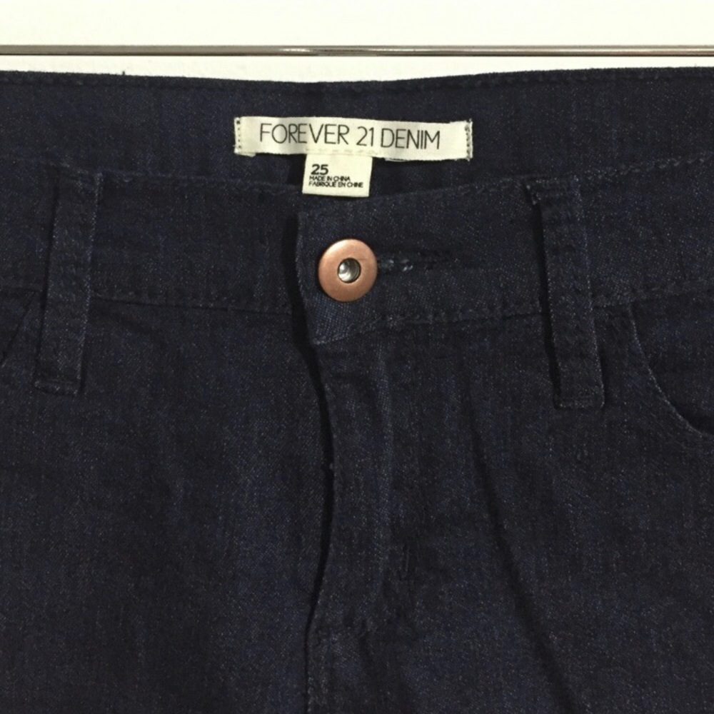 F21 | Dark-Wash🌻Jean Shorts - Picture 2 of 4